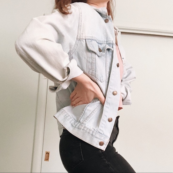 ❌SOLD — LEVI’S Oversized Denim Jacket - Picture 4 of 7